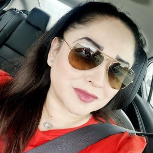 Meet your Posher, Mayra